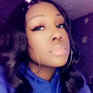 Meet your Posher, Deandra